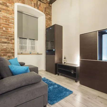 Loft Apartment *